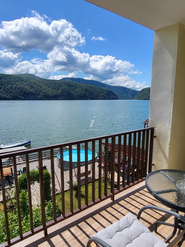 Camere de închiriat Casa Ana Serena