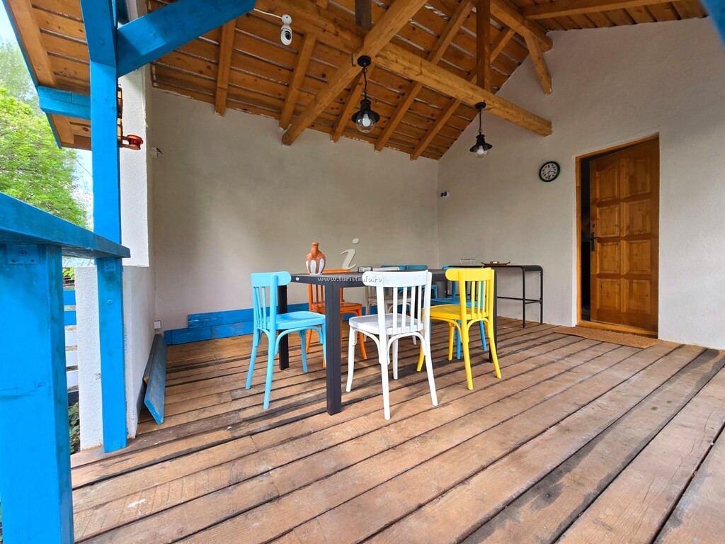 Casa de vacanță la Partizani