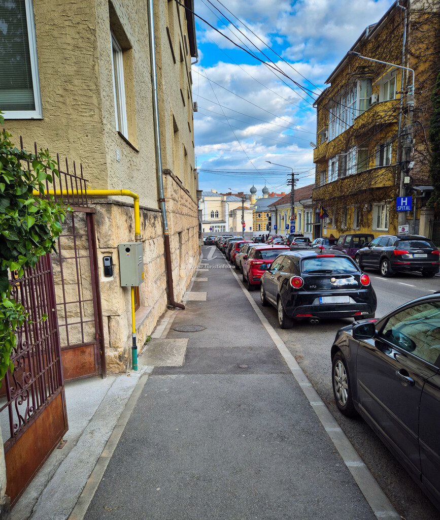 Julia Apartments