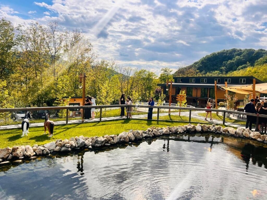 Ecvestria Chalet
