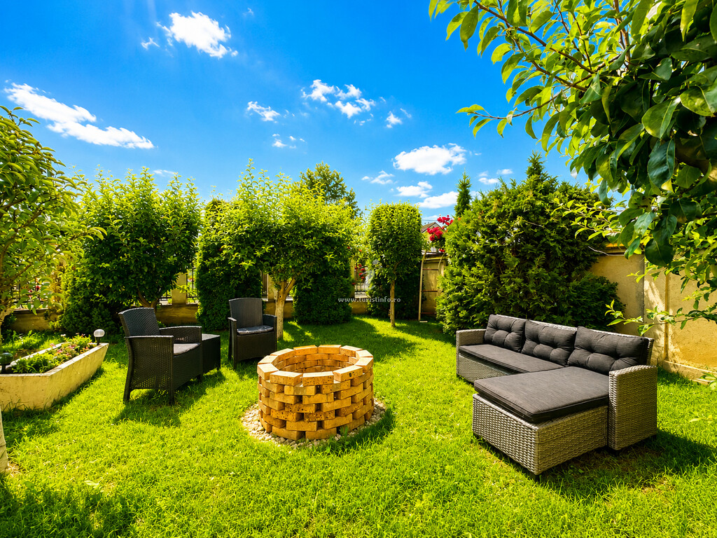 Vila Emerald Residence