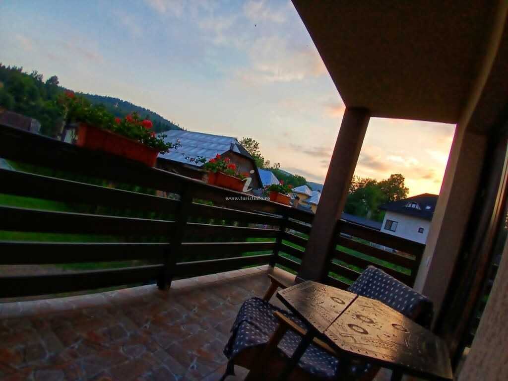 Camere de închiriat La Bucovina