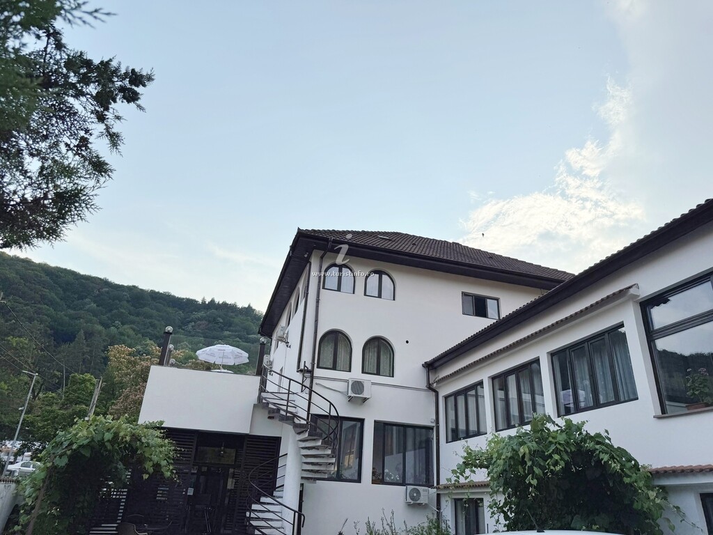 Pensiunea Casa Obștei