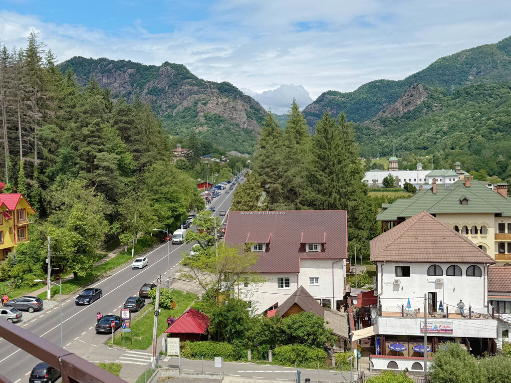 Pensiunea Casa Obștei
