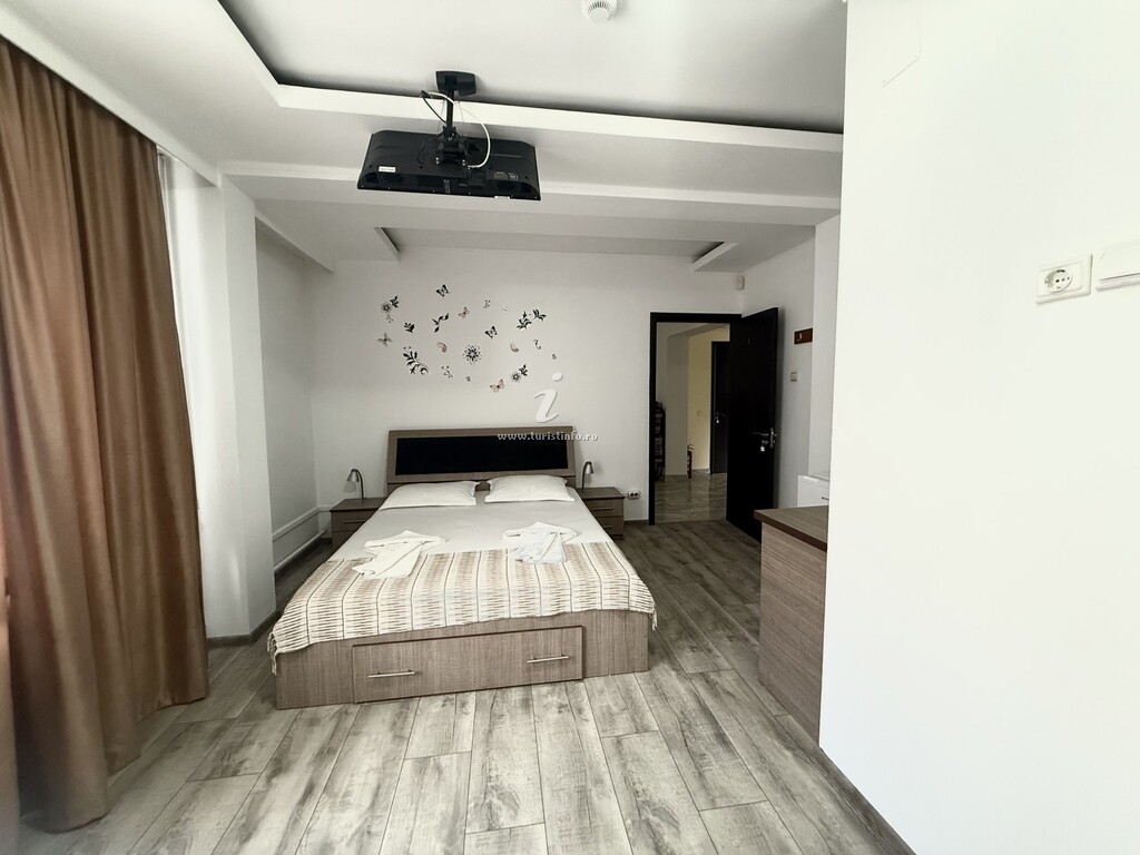 Pensiunea Casa Obștei