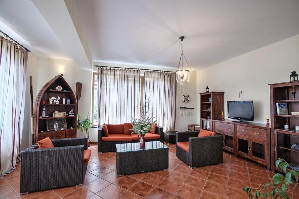 Casa Lotca