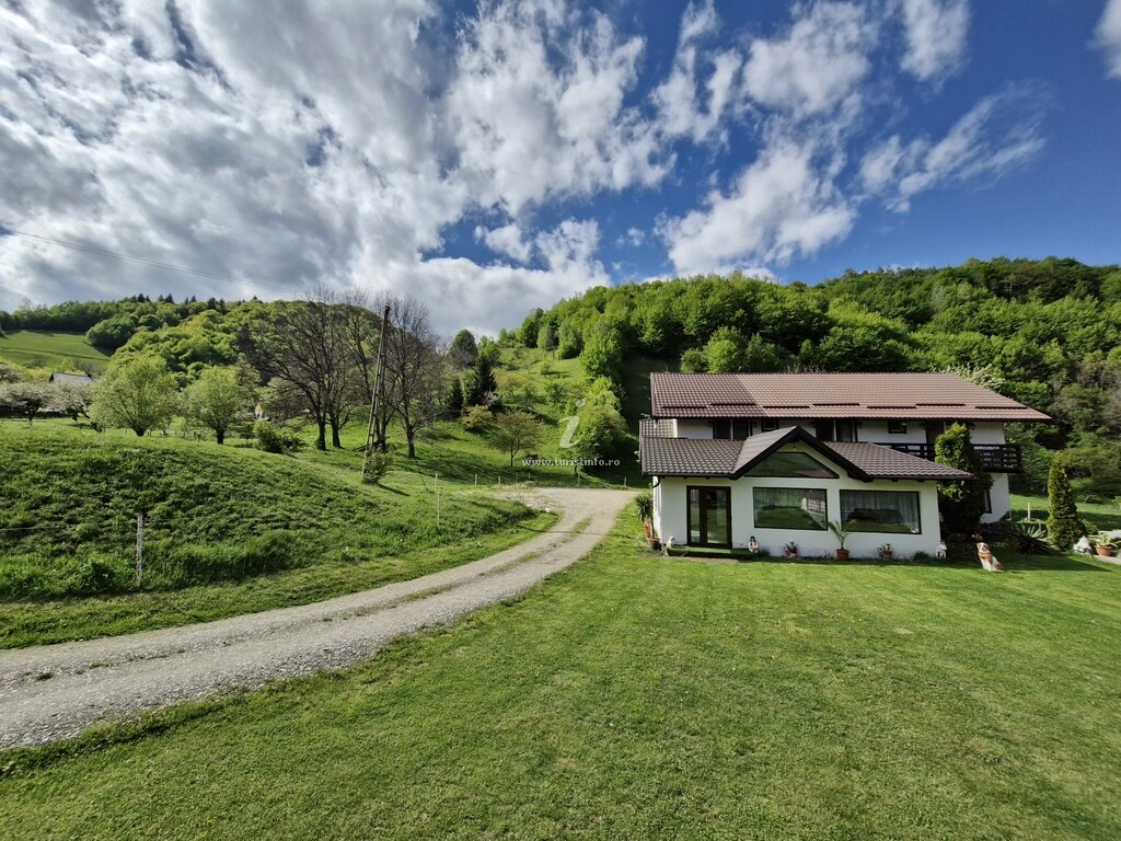 Camere de închiriat Casa Poenița cu Noroc