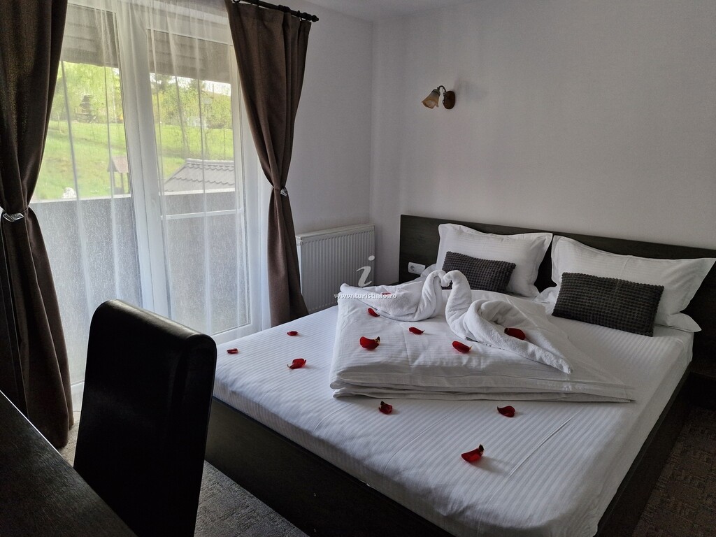 Camere de închiriat Casa Poenița cu Noroc