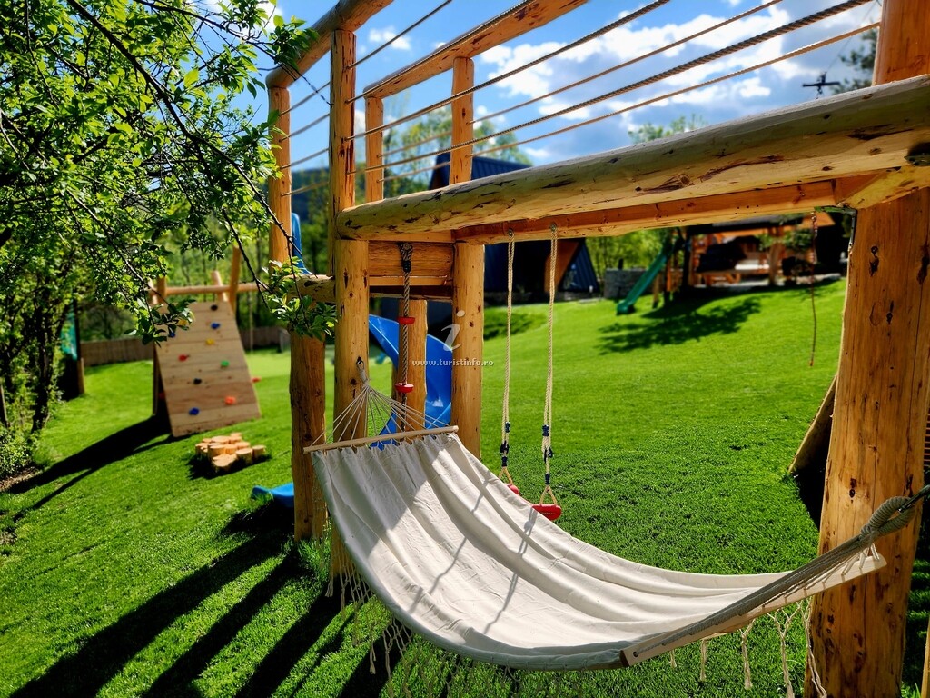 A-frame Fox Cabins