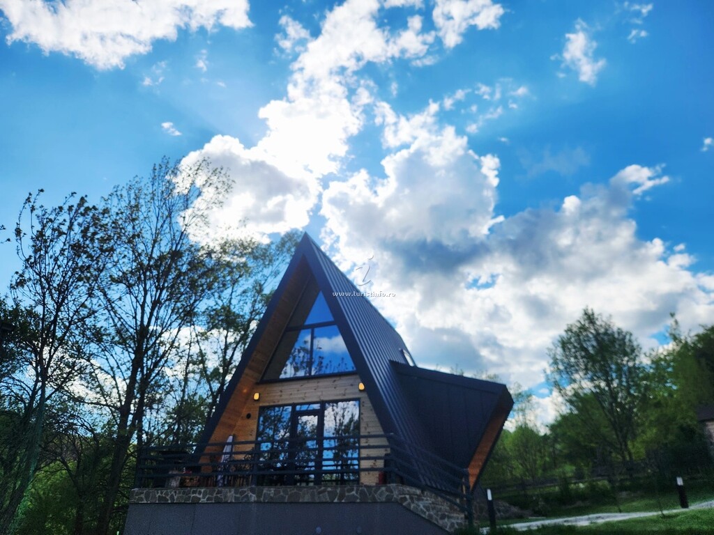 A-frame Fox Cabins