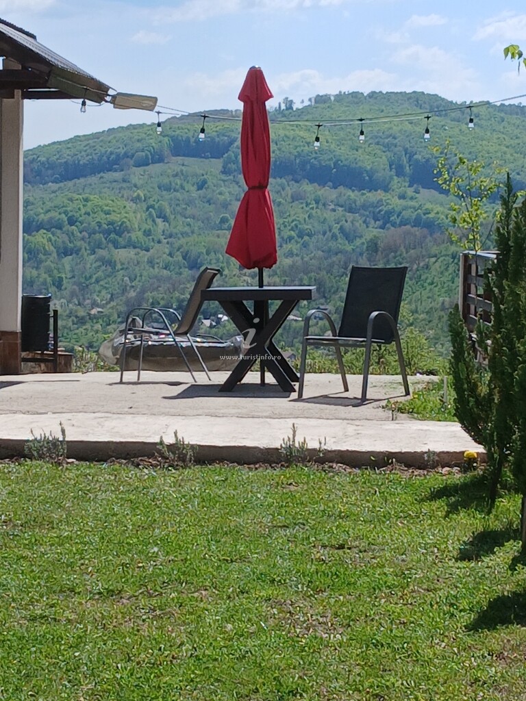 Camere de închiriat Căsuța Trandafirilor