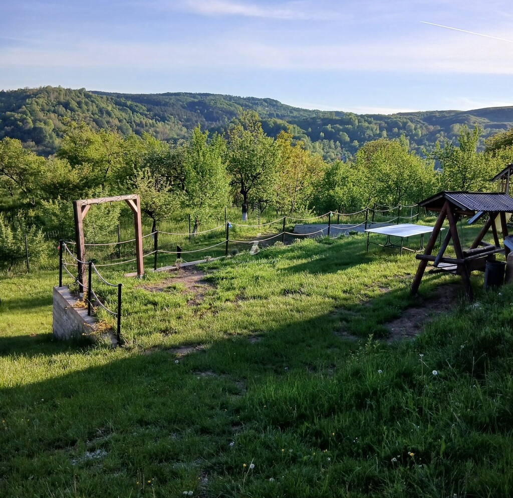 Camere de închiriat Căsuța Trandafirilor