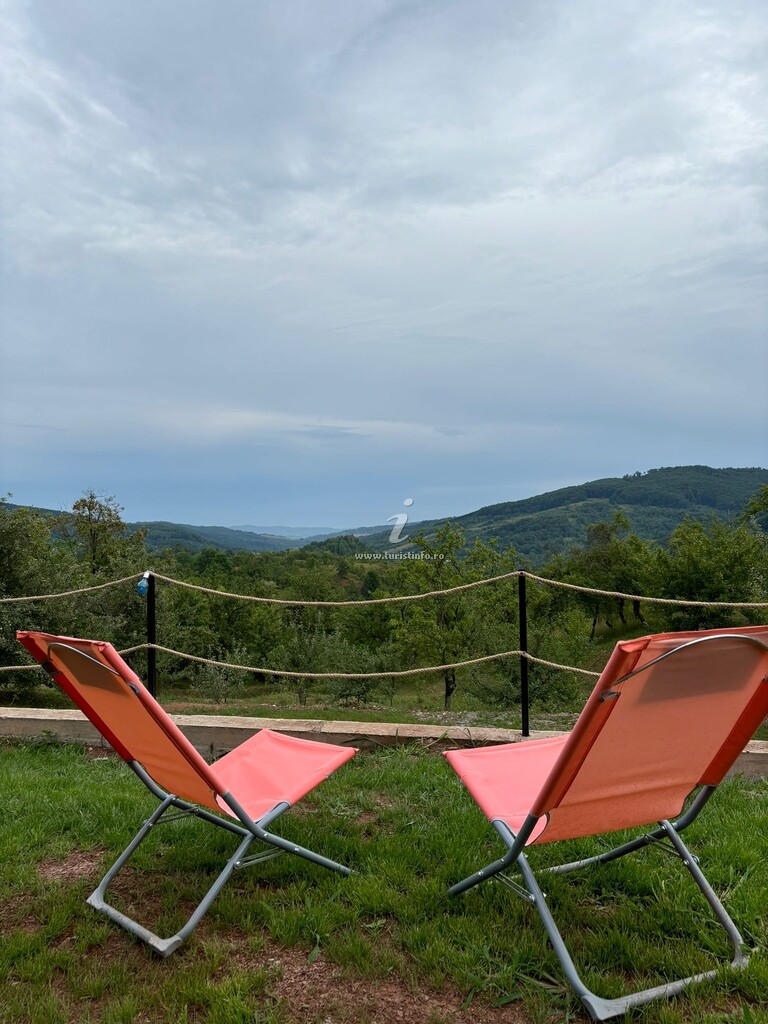 Camere de închiriat Căsuța Trandafirilor