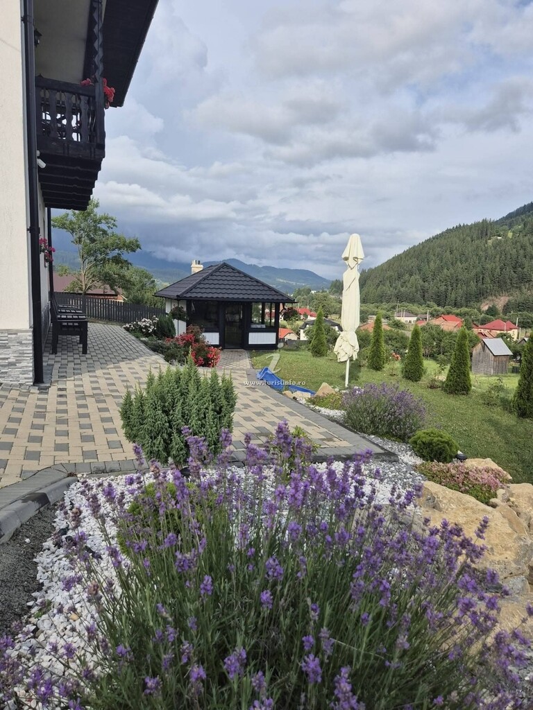 Pensiunea Colț de Rai