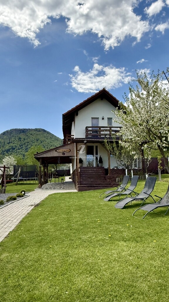Casa de vacanță de sub Horă