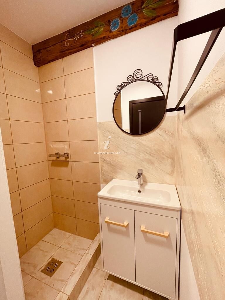 Cabana Vânătorului 8