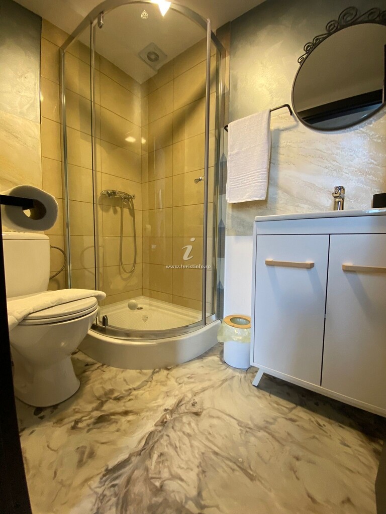 Cabana Vânătorului 8