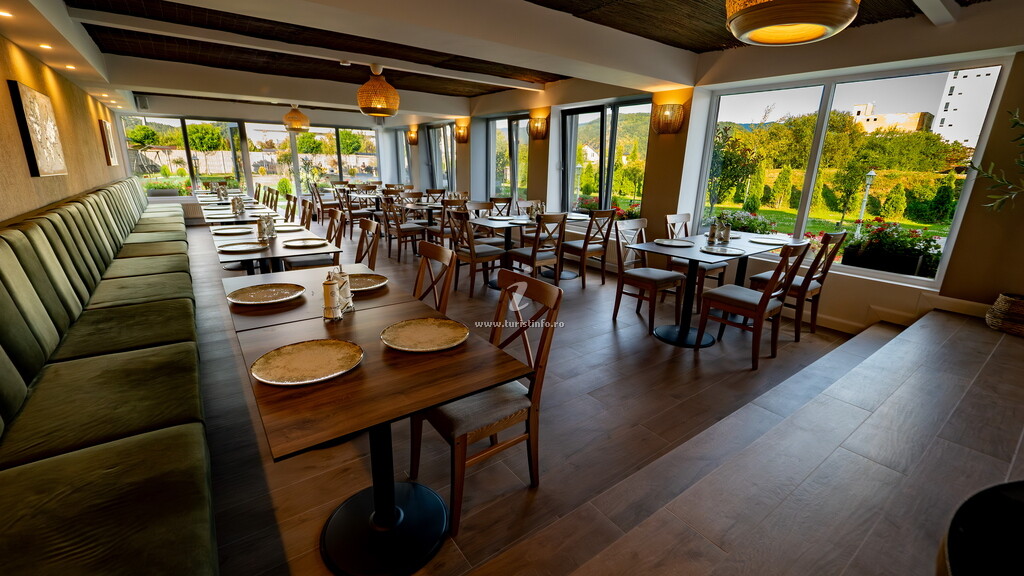Pensiunea Sarmis Cristal Wellness & Spa