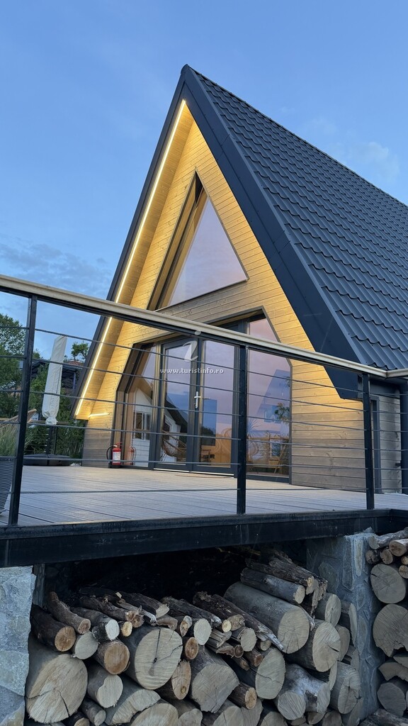 A-frame Azad