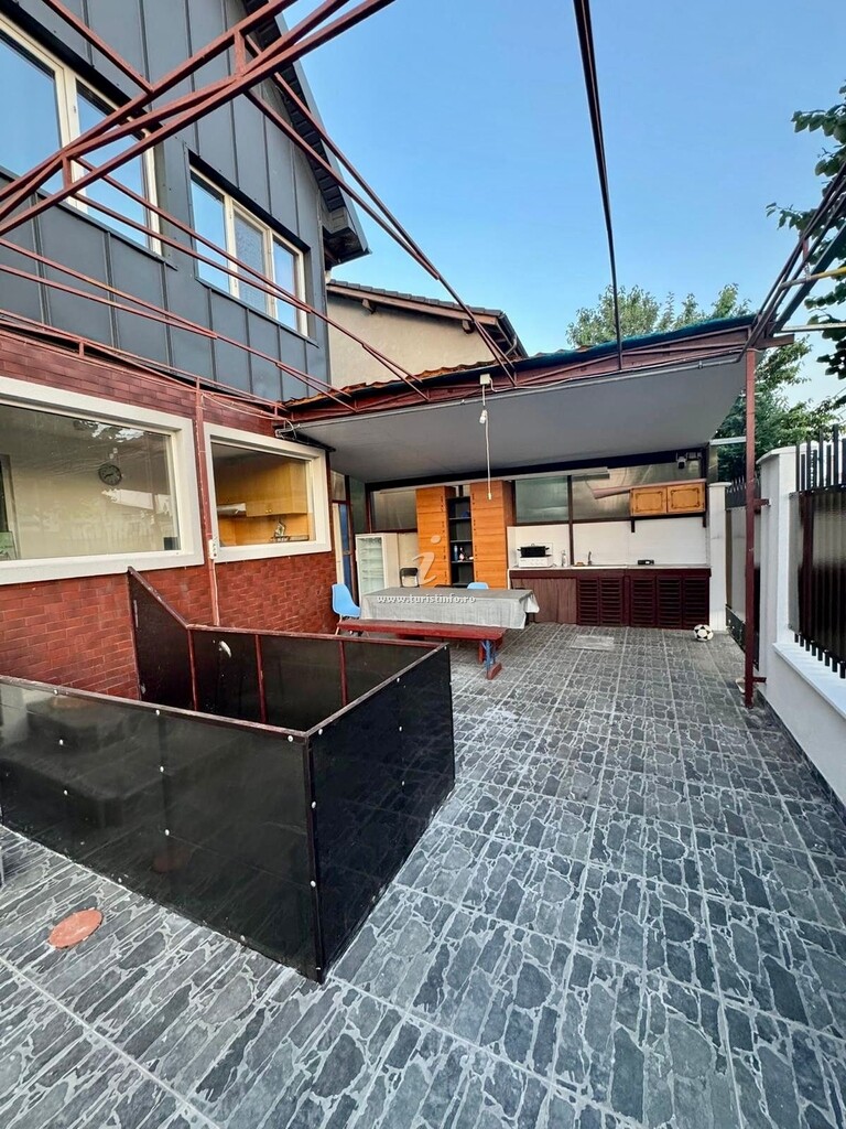 Camere de închiriat Departe
