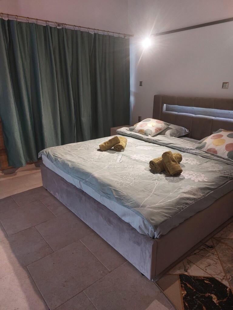 Bungalow-uri Twin Lake House