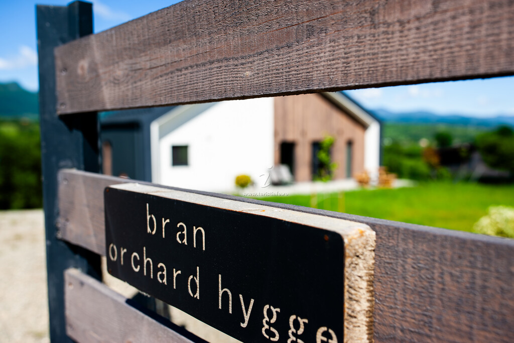 A-frame Bran Orchard Hygge