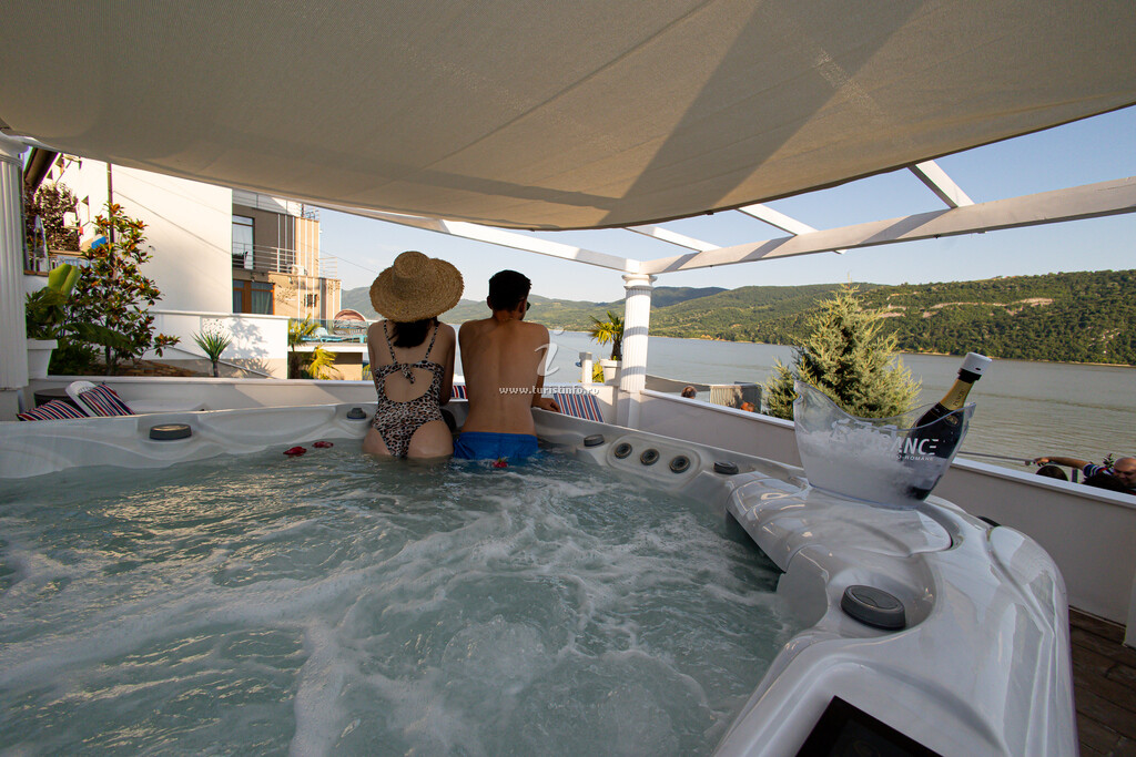 Pensiunea Riviera 990