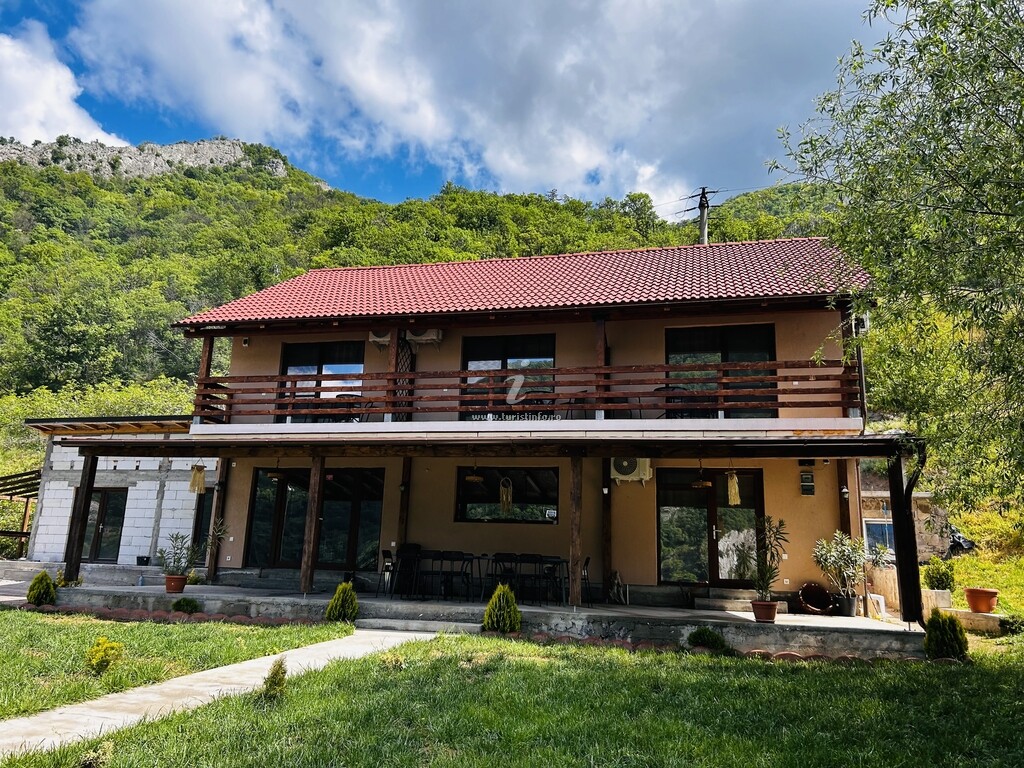 Casa Damir
