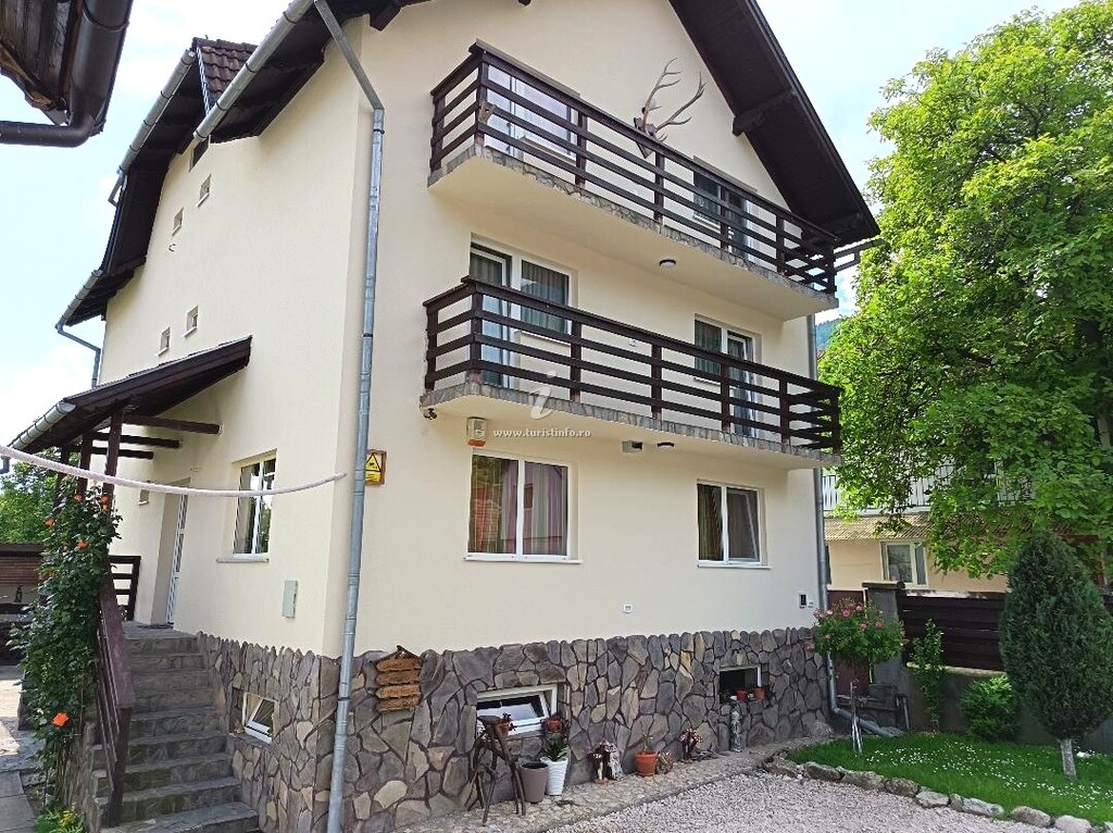 Camere de închiriat Casa Doi Crai