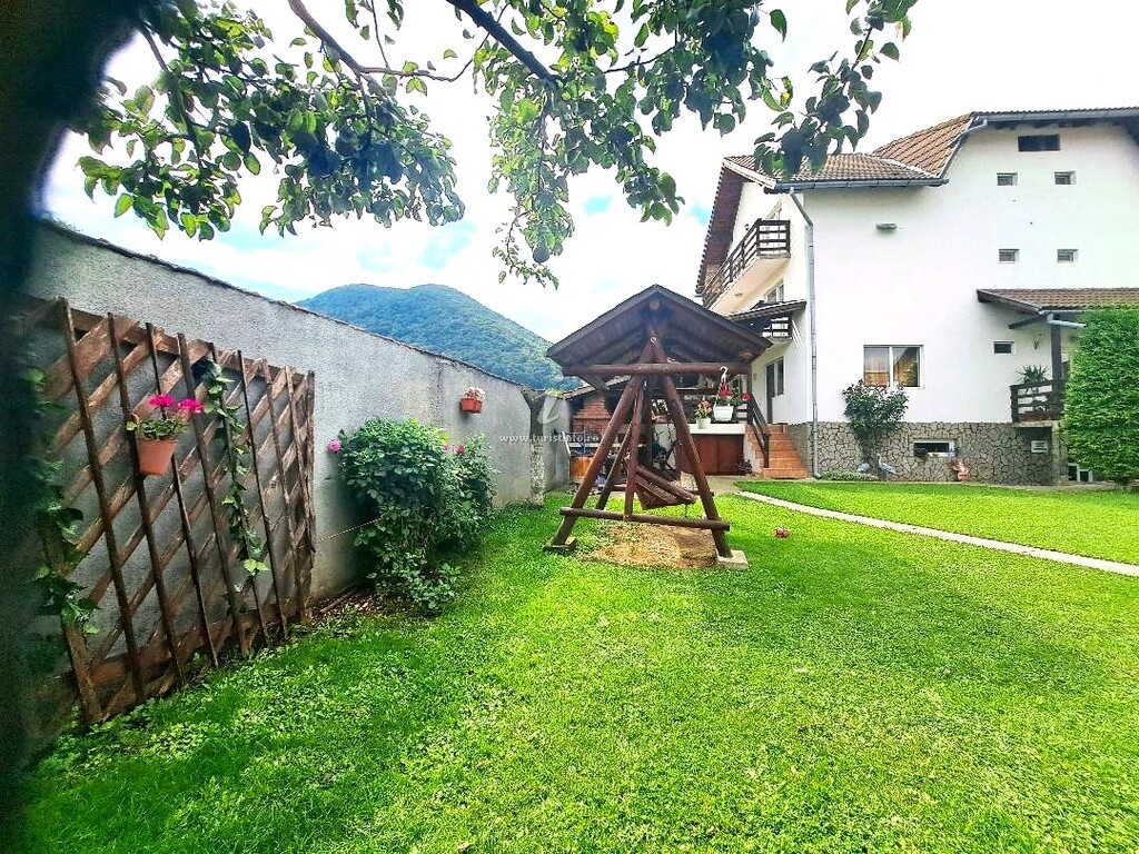 Camere de închiriat Casa Doi Crai