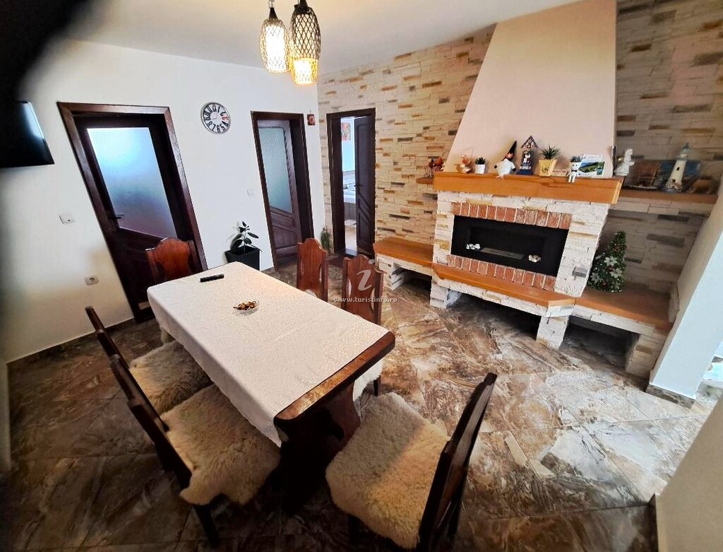 Camere de închiriat Casa Doi Crai