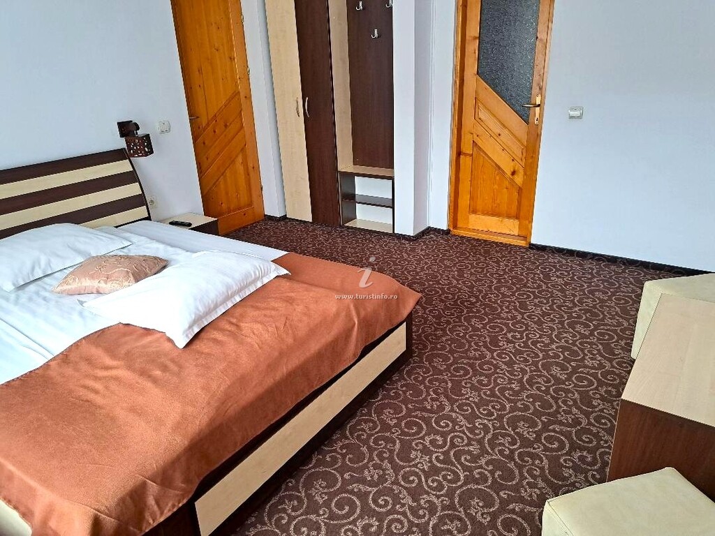 Camere de închiriat Casa Doi Crai