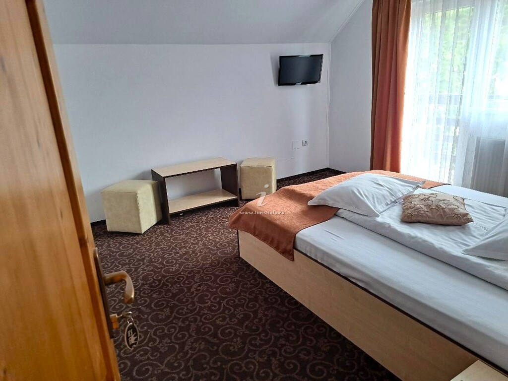 Camere de închiriat Casa Doi Crai