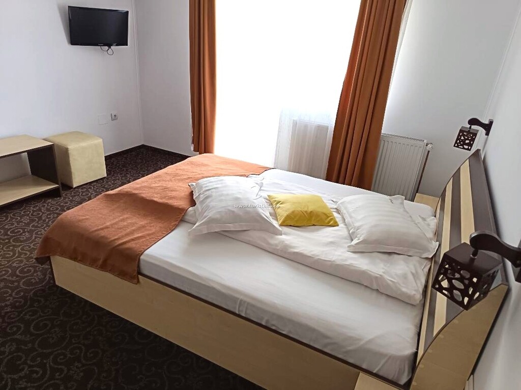 Camere de închiriat Casa Doi Crai