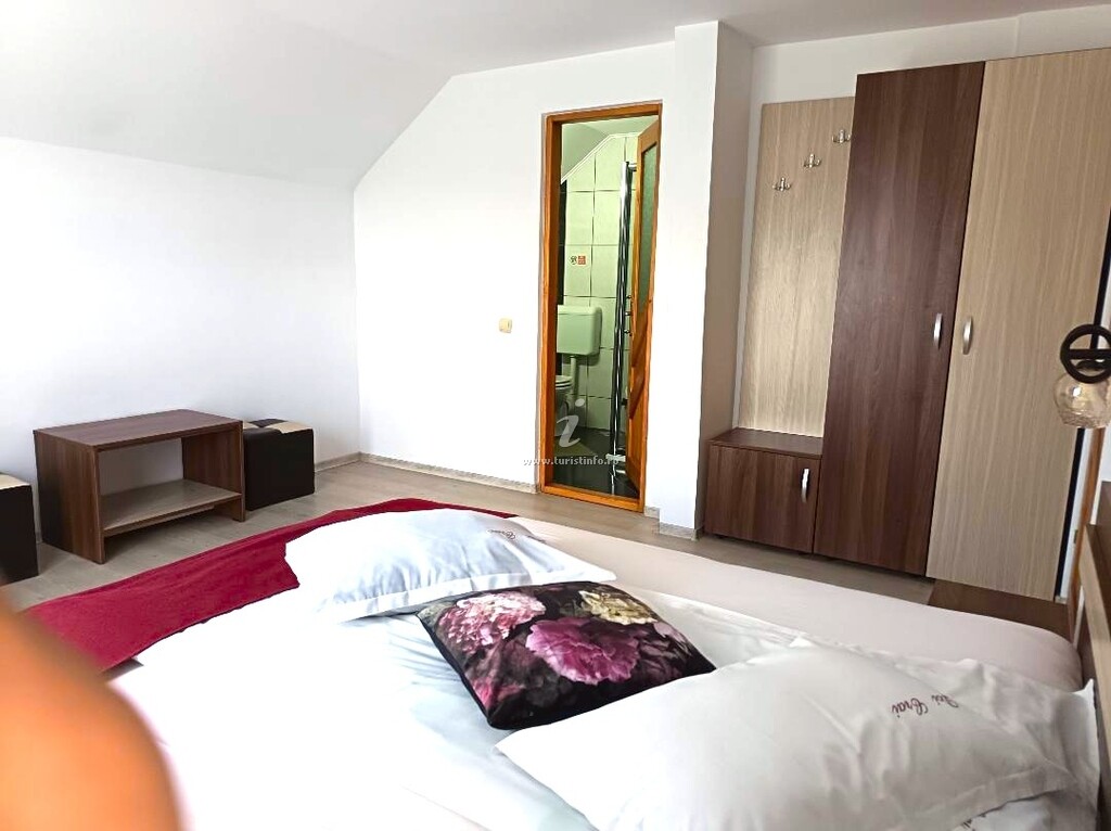 Camere de închiriat Casa Doi Crai