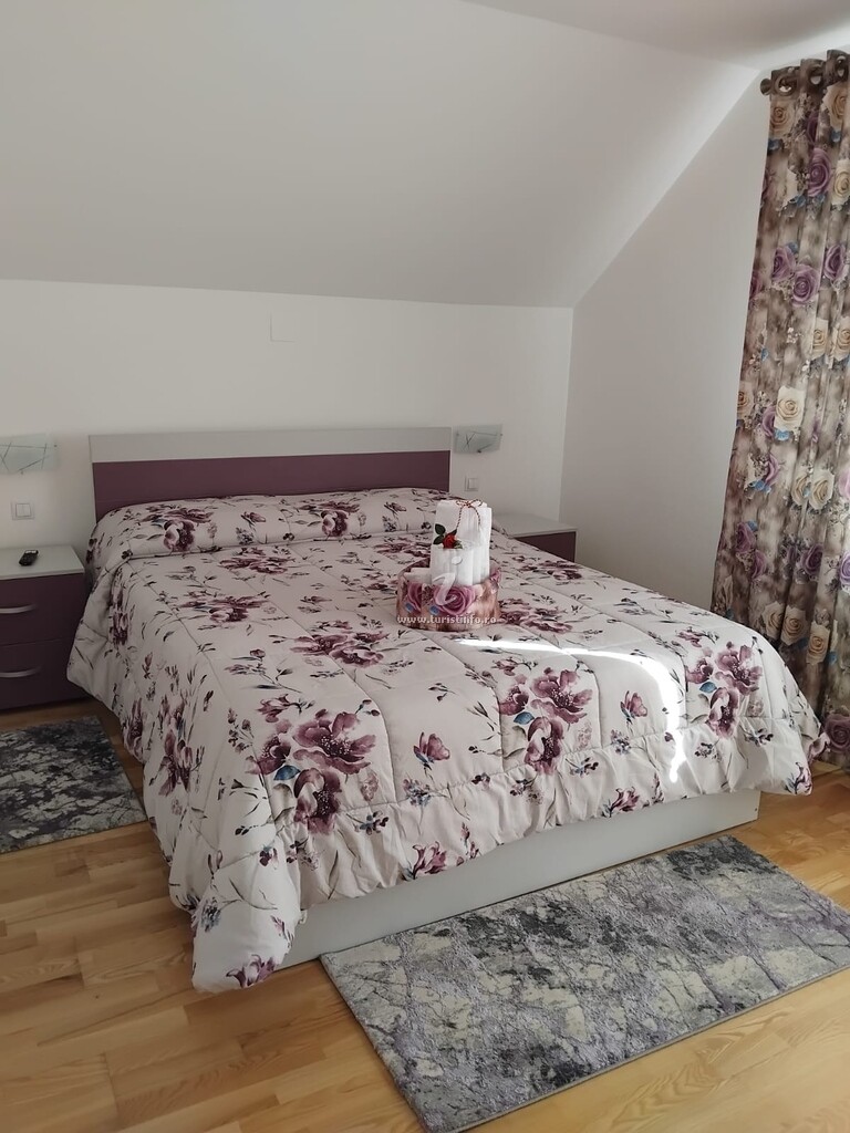 Casa Coșnencuța din Bucovina