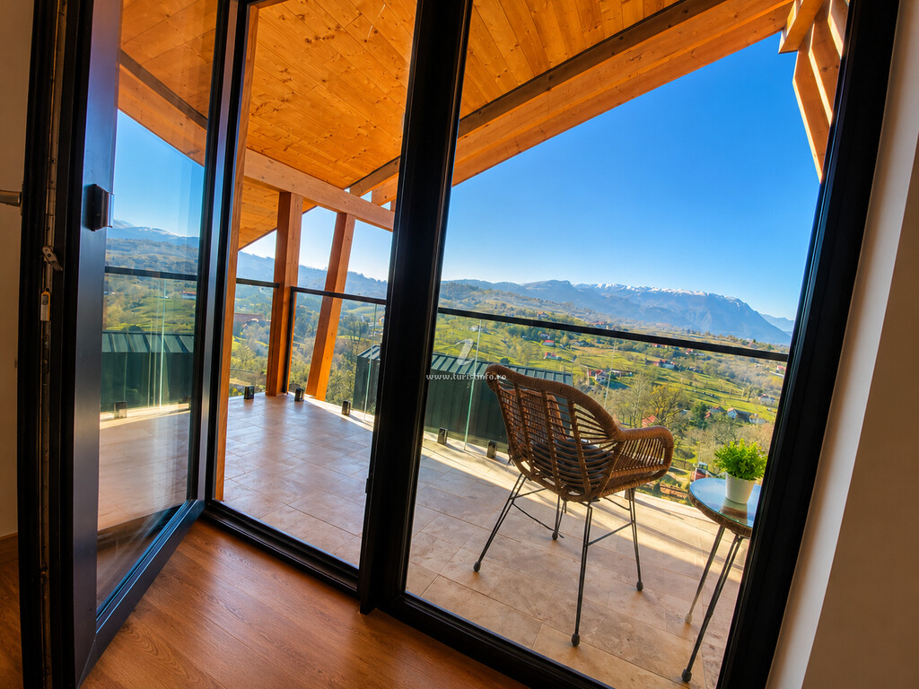 Cabana Royal Hill