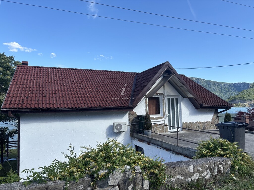 Casa de vacanță Albă