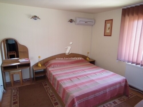 Camere de închiriat Baza Nautică Pinguin