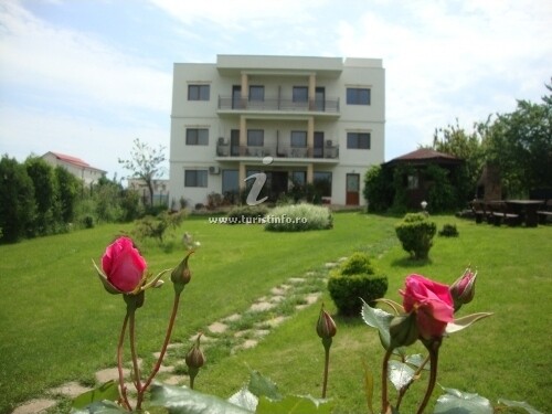 Camere de închiriat Casa Lacul Sarăt