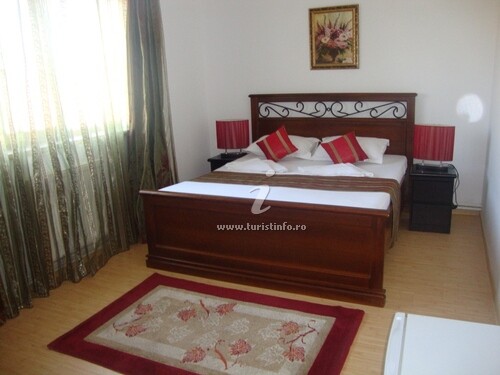 Camere de închiriat Casa Lacul Sarăt