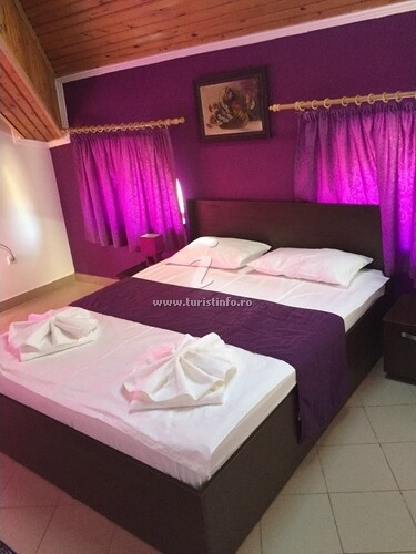 Camere de închiriat La Pasarelă