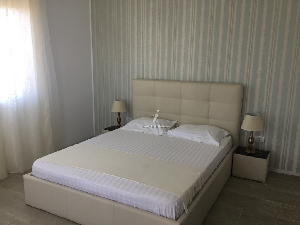 Camere de închiriat Casa Lacul Sarăt