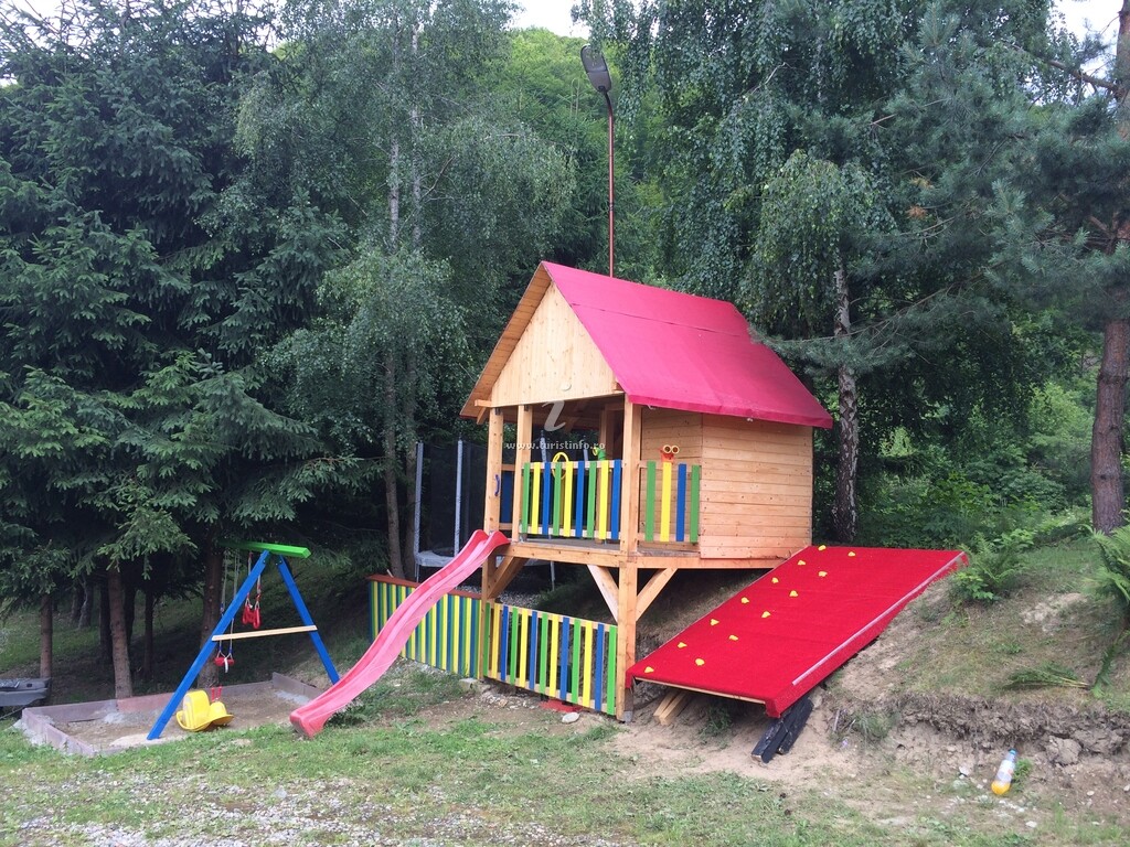 Camere de închiriat SeviCris