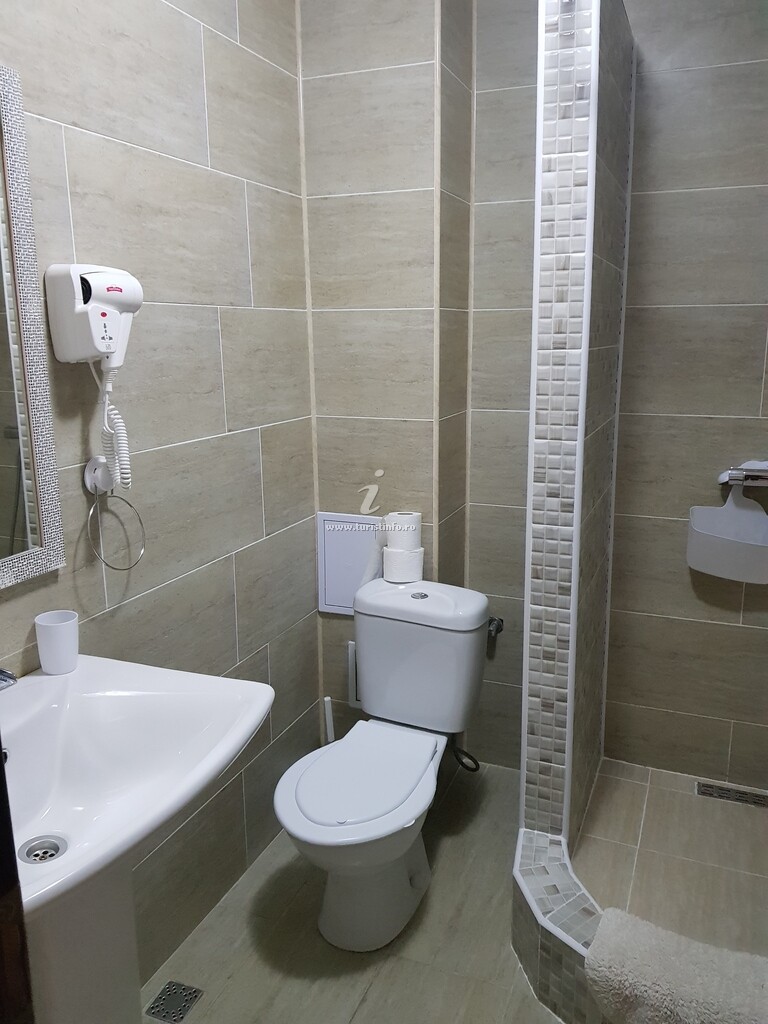 Camere de închiriat Casa Lacul Sarăt