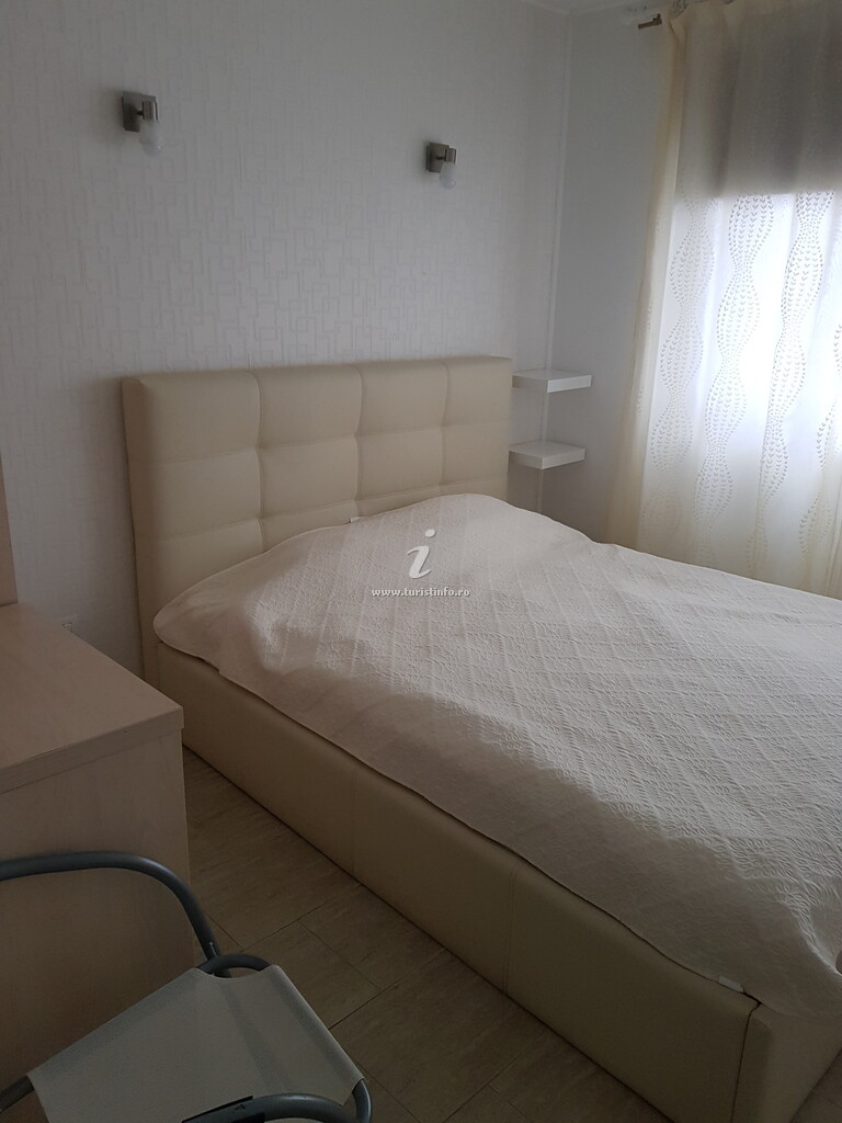 Camere de închiriat Casa Lacul Sarăt