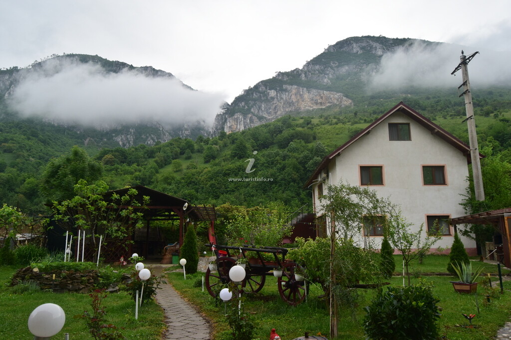 Pensiunea Roua de Munte