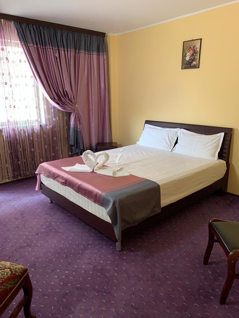 Camere de închiriat Orient