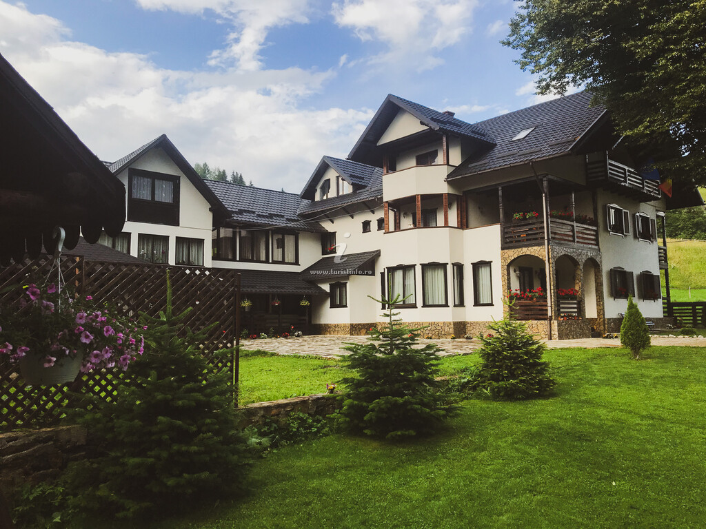 Pensiunea Casa Corlățeni