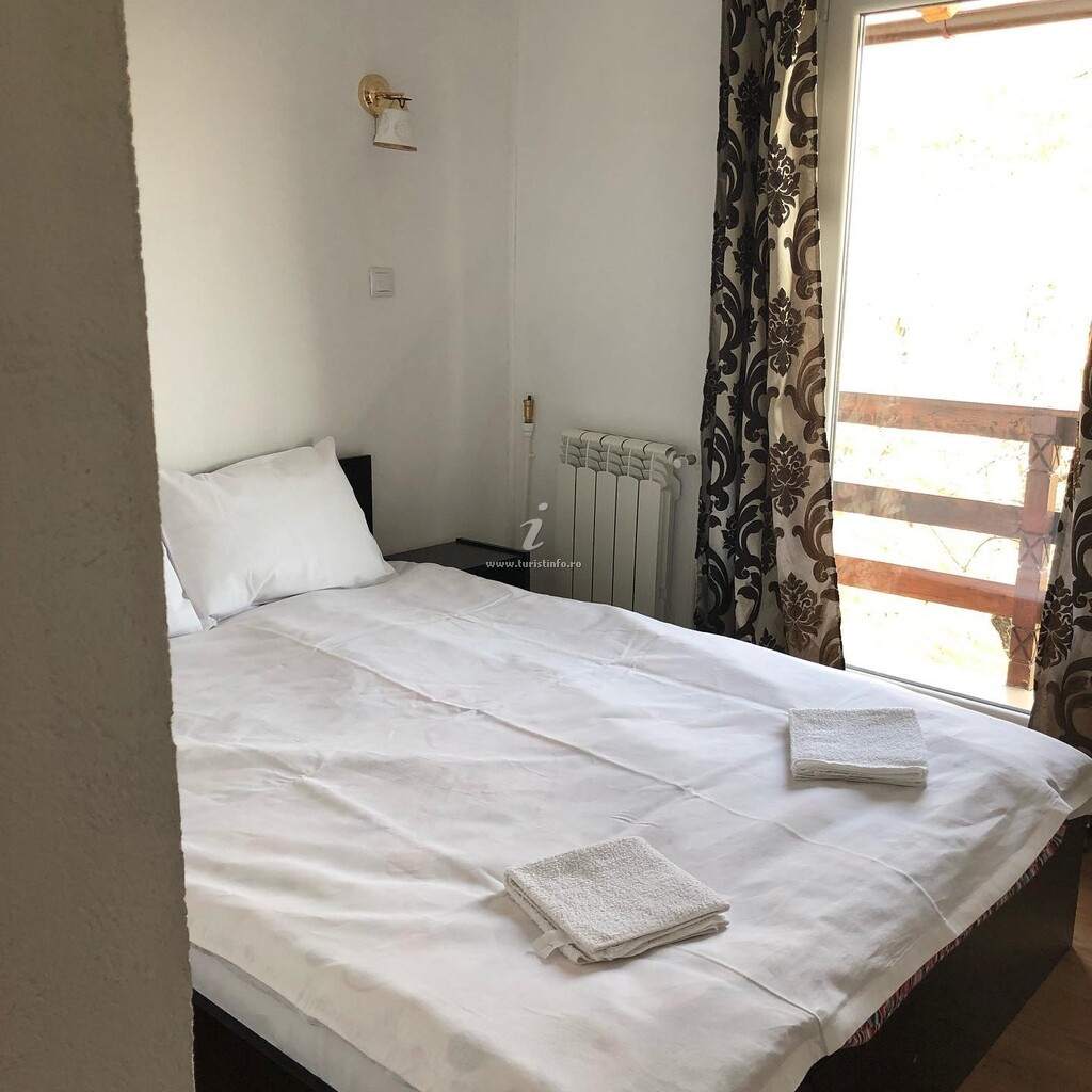 Camere de închiriat Căsuța Trandafirilor